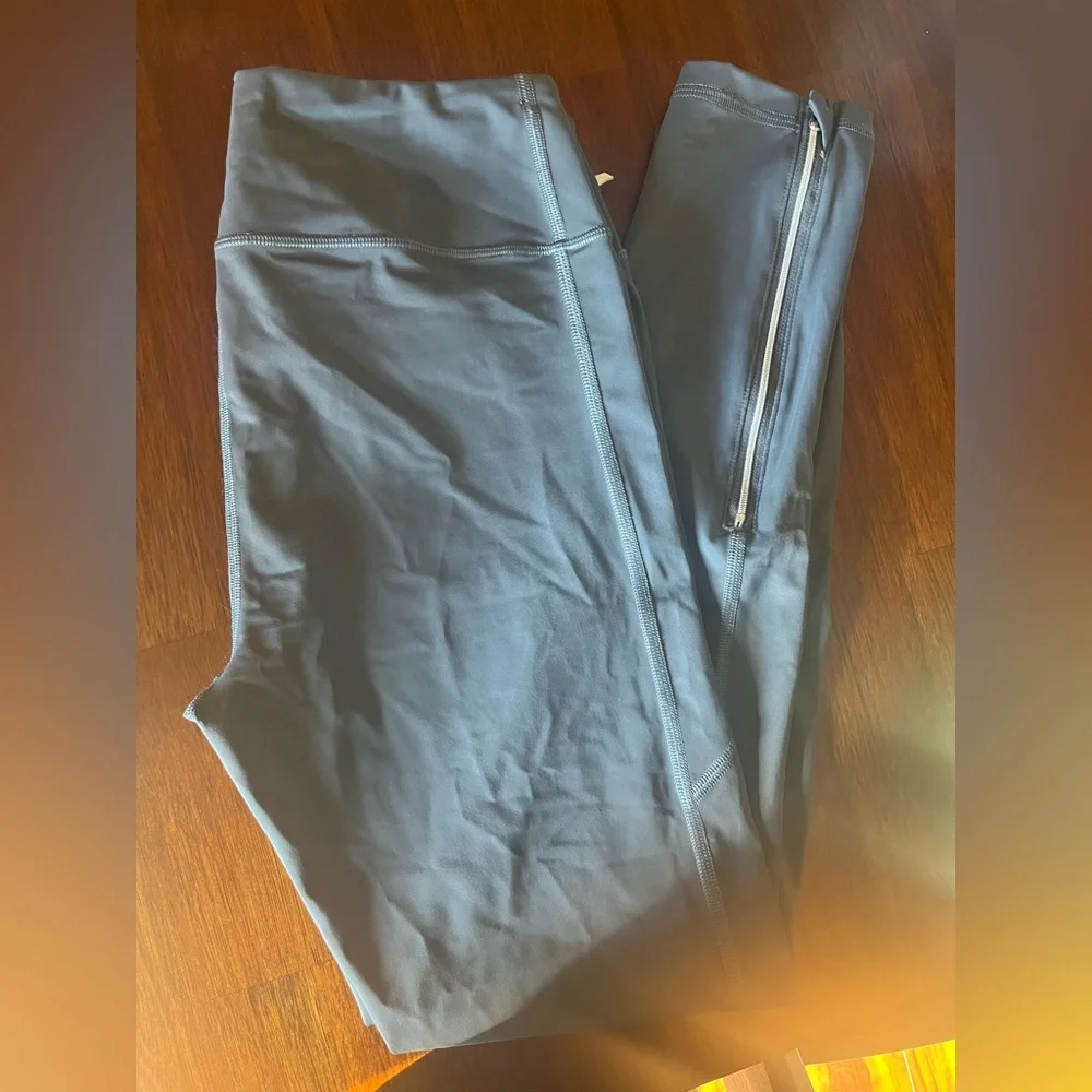 New Grey Victoria sport leggings. - Picture 6 of 6